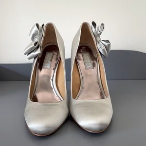 Badgley Mischka Silver ‘Calton Pump, 7.5 Silver